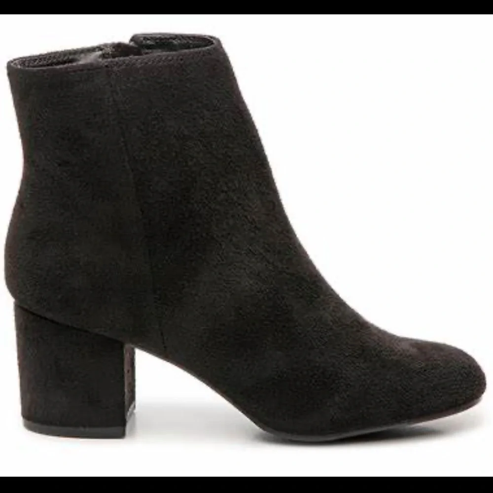 Zigi Soho Nydia Women’s Black Faux Suede Block Heel Round Toe Booties Side Zip 8
